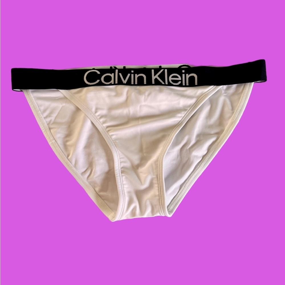 NWT Calvin Klein White bikini bottom with Black Waistband Size large